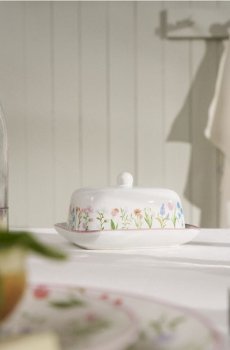 Керамічна маслянка з квітковим мотивом - білий