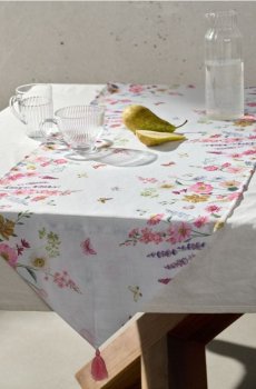 Стільникова доріжка з квітковим мотивом і китицями - білий