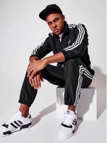 adidas Спортивний костюм Essential GK9950 Чорний Regular Fit adidas Спортивний костюм Essential GK9950 Чорний Regular Fit