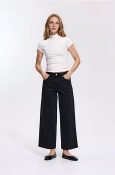 Reserved - Джинси wide leg з укороченою штанинкою - чорний - 517LC-99J