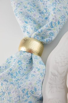 Золотисте кільце для серветок