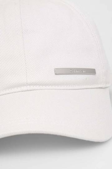 Хлопковая кепка Calvin Klein цвет бежевый с аппликацией Хлопковая кепка Calvin Klein цвет бежевый с аппликацией