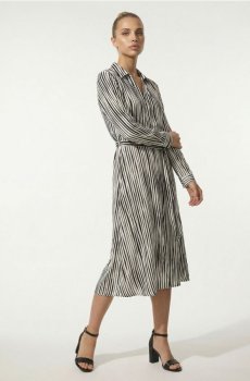 Віскозна сорочкова міді сукня в смужку - різнобарвний