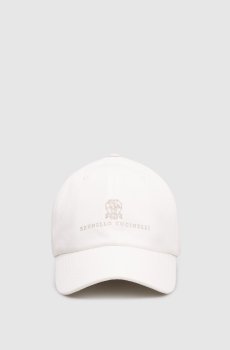 Белая кепка с вышивкой эмблемы