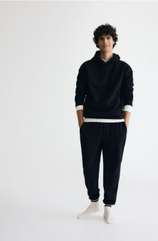 Reserved - Спортивні штани regular fit - чорний - 6699L-99X