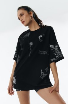 Чорна футболка оверсайз з принтом Душа