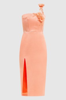 Оранжевое платье на одно плечо с разрезом