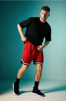 Спортивні шорти з контрастною обробкою - червоний