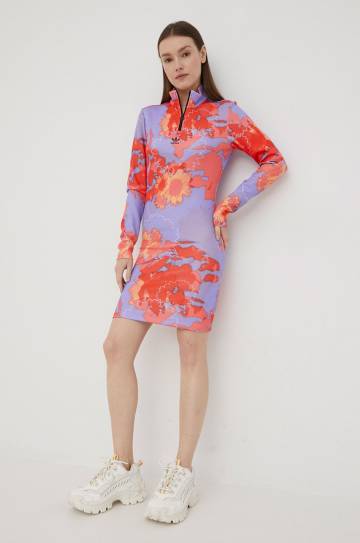 Платье adidas Originals HC4598 цвет фиолетовый mini облегающая Платье adidas Originals HC4598 цвет фиолетовый mini облегающая