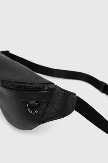 Кожаная сумка на пояс Michael Kors цвет чёрный