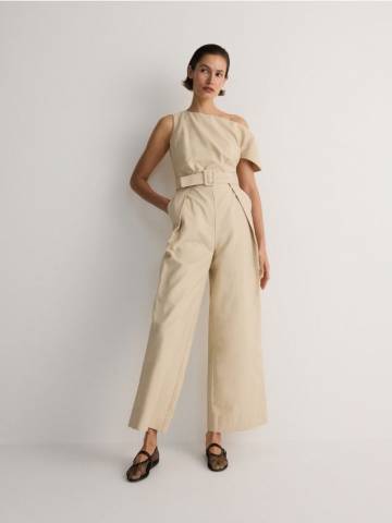 Reserved - Короткий комбінезон із поясом - бежевий - 9894O-08X