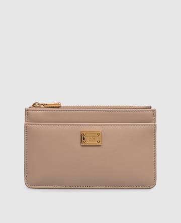 Бежевый кожаный картхолдер с гравировкой логотипа