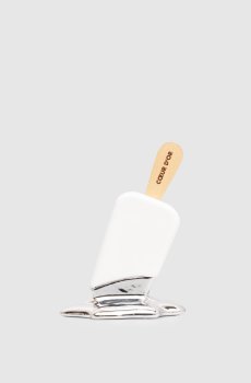 Белая статуэтка в виде мороженого Coeur d'or