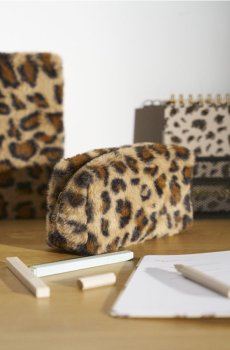 Плюшевий пенал - коричневий