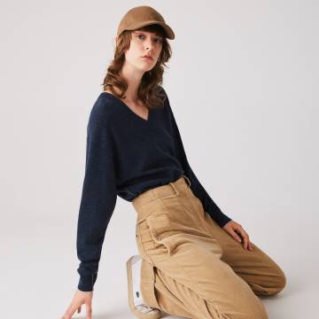 Lacoste светр жіночий з V-вирізом Lacoste светр жіночий з V-вирізом