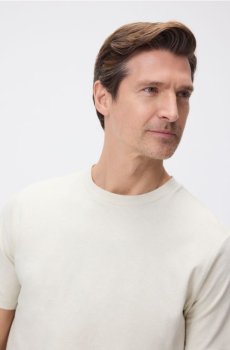 Reserved - Футболка regular fit з льоном - кремовий - 993IR-01X