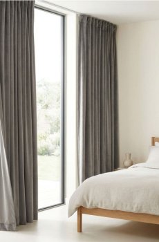 Однотонна штора на тасьмі з велюровим покриттям - середньо-сірий