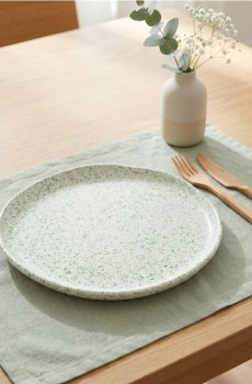 Тарілка з крапчастим візерунком - блідо-зелений