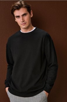 Кофта з круглим вирізом - чорний