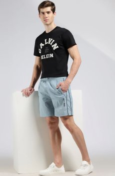 Calvin Klein Jeans Relaxed Fit Solid Mid Rise Shorts