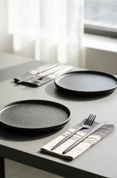 Керамічні тарілки з крапчастим візерунком 2 pack - чорний