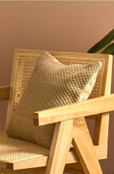 Декоративна наволочка зі структурою плетіння - бежевий