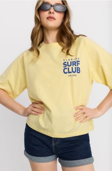 Бавовняна футболка з написом Surf Club - yellow jeans