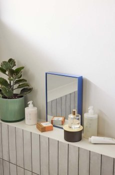 Емкость с крышкой Hübsch District