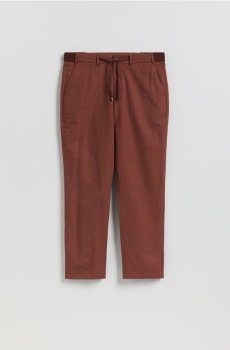 Reserved - Штани-чиноси regular fit - буряковий - QF156-83M