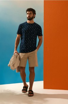 Бавовняна футболка з принтом - темно-синій