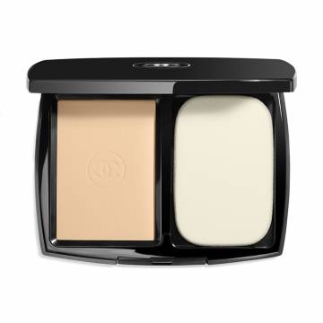 Компактное тональное средство для лица Chanel Ultra Le Teint Compact Foundation SPF 15 B20, 13 г Компактное тональное средство для лица Chanel Ultra Le Teint Compact Foundation SPF 15 B20, 13 г