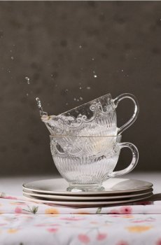 Скляні чашки на ніжці з тисненим візерунком і золотою облямівкою, набір 2 шт. - clear