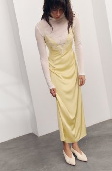 Жовта шовкова сукня-комбінація з мереживними вставками