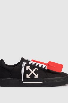Черные кроссовки Vulcanized