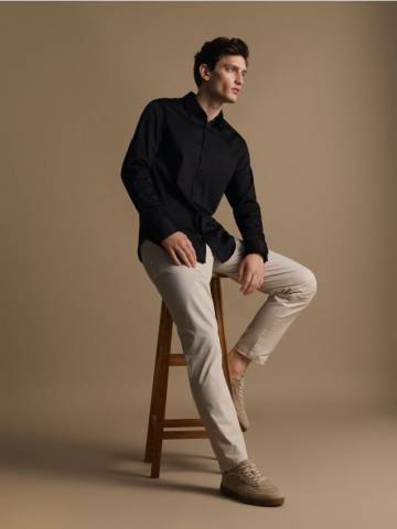 Reserved - Сорочка slim fit із високим вмістом бавовни - чорний - 730FW-99X