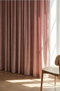 Однотонна штора на тасьмі з велюровим покриттям - рожевий