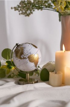 Глобус - білий