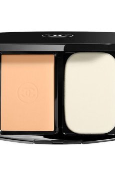 Уценка! Компактное тональное средство для лица Chanel Ultra Le Teint Compact Foundation SPF 15 B50, 13 г