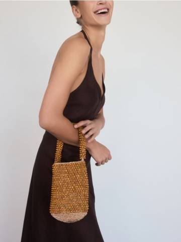 Reserved - Плетена сумка з дерев’яними намистинами - золотисто-коричневий - 538CO-82X