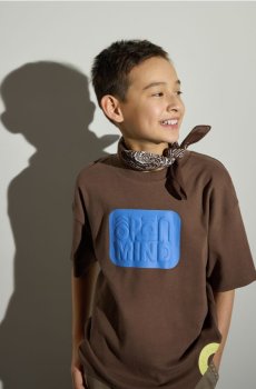 Reserved - Бавовняна футболка з принтом - темно коричневий - 897HR-89X