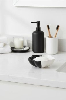 Двоколірна керамічна мильниця у формі квітки - чорний