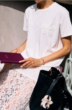 Футболка з нашивками - кремовий