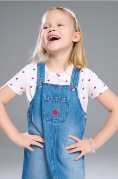 Комплект: футболка та комбінезон - різнобарвний