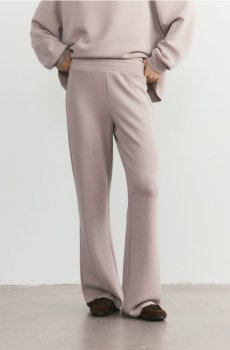 Reserved - Штани вільного крою з модалом - бежевий - 905HS-08X