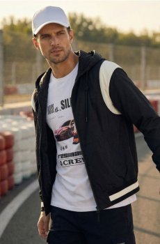 Куртка-бомбер з каптуром - чорний