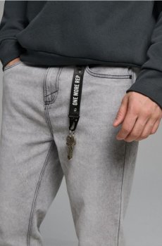 Брелок з написом 2 pack - різнобарвний