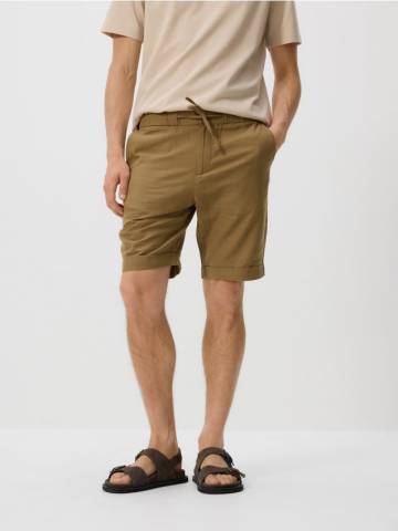 Reserved - Регулярні шорти з домішкою льону - світло-оливковий - 8095H-81X