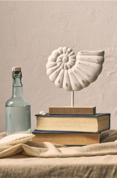 Настільна декоративна прикраса з мотивом мушлі - білий