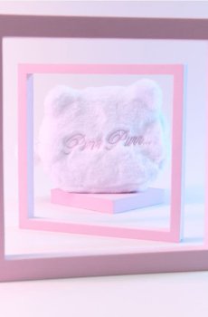 Косметичка з штучним хутром та котячим мотивом - білий