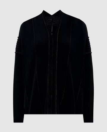 Черный пуловер из шерсти